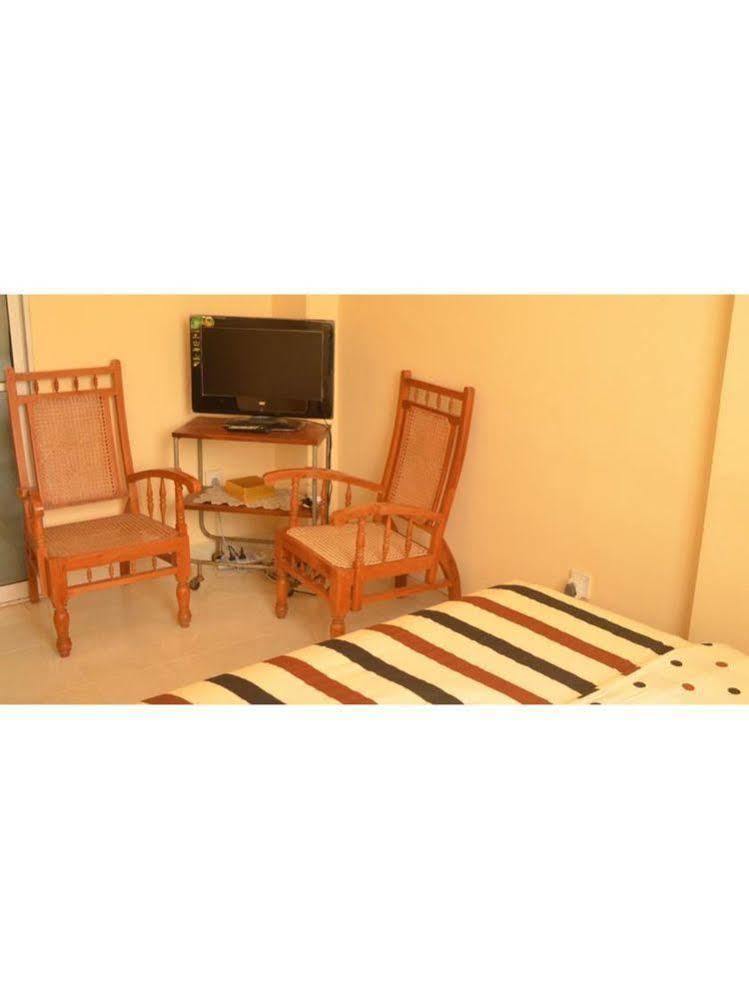 Frangipani Lägenhet Dehiwala-Mount Lavinia Exteriör bild